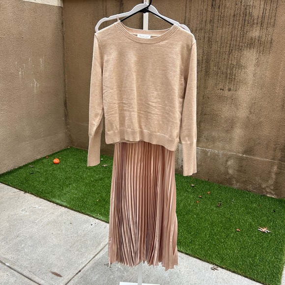 Rachel Zoe Dresses & Skirts - Rachel Zoe Pleated Maxi Skirt in Beige